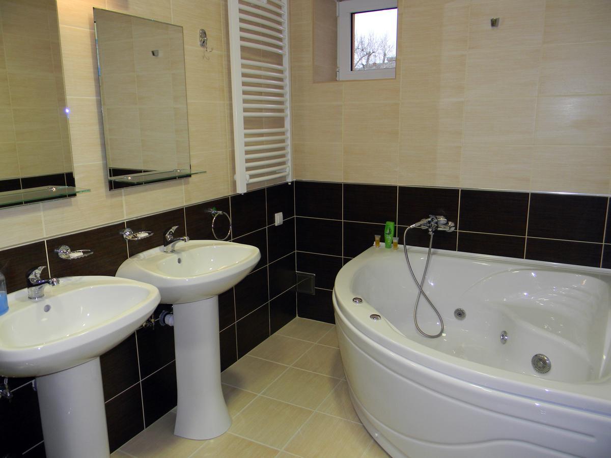 Stari Mlin Hotel Vrsac Eksteriør billede