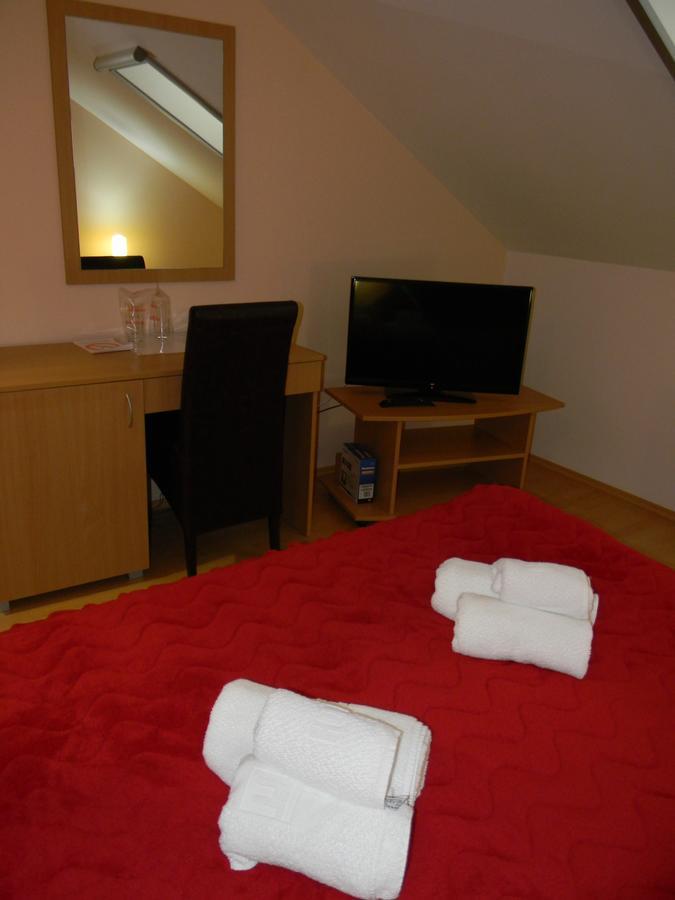 Stari Mlin Hotel Vrsac Eksteriør billede