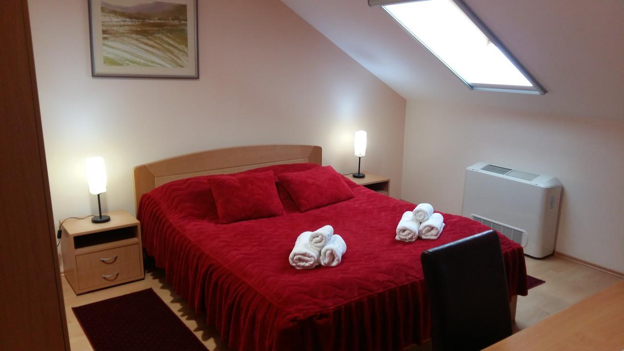 Stari Mlin Hotel Vrsac Eksteriør billede
